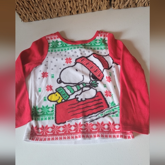 GUC Peanuts Snoopy Christmas Pajamas - Picture 2 of 7